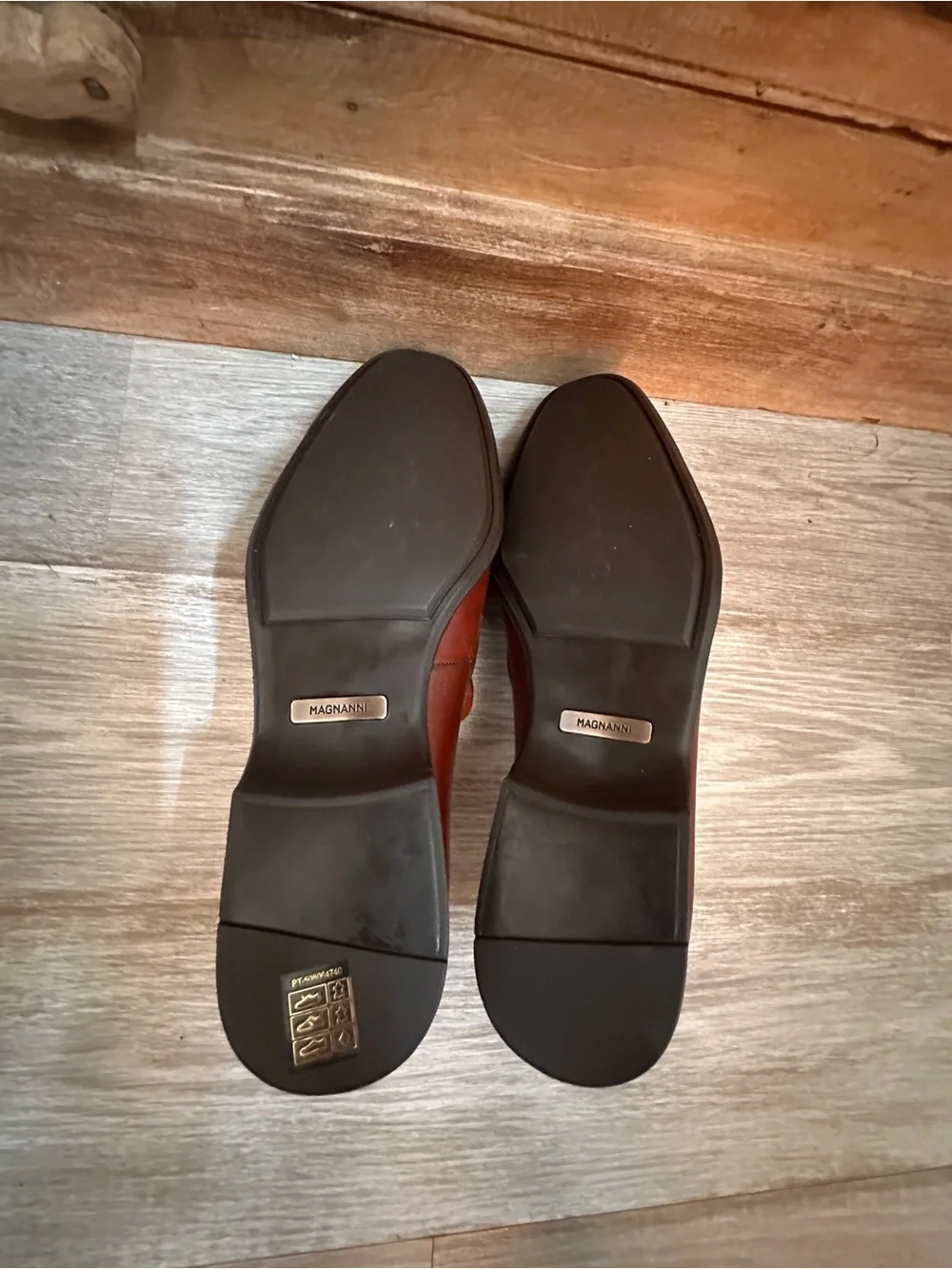 Magnanni Mens Brown Moc Toe Slip-On Casual Loafer Shoes Size 9.5M New Without Bo